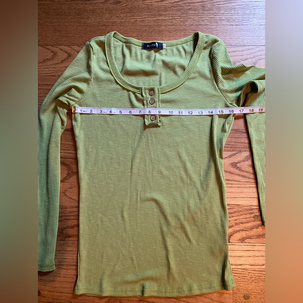 Kissfix Ribbed Button-Detail Henley - Picture 2 of 6